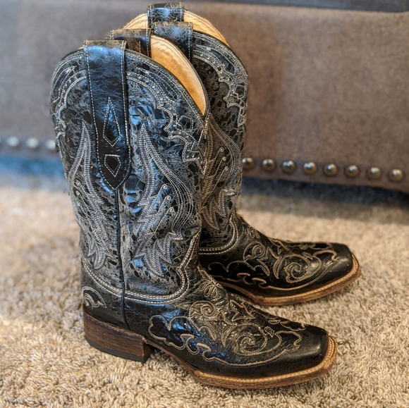 inlay cowgirl boots